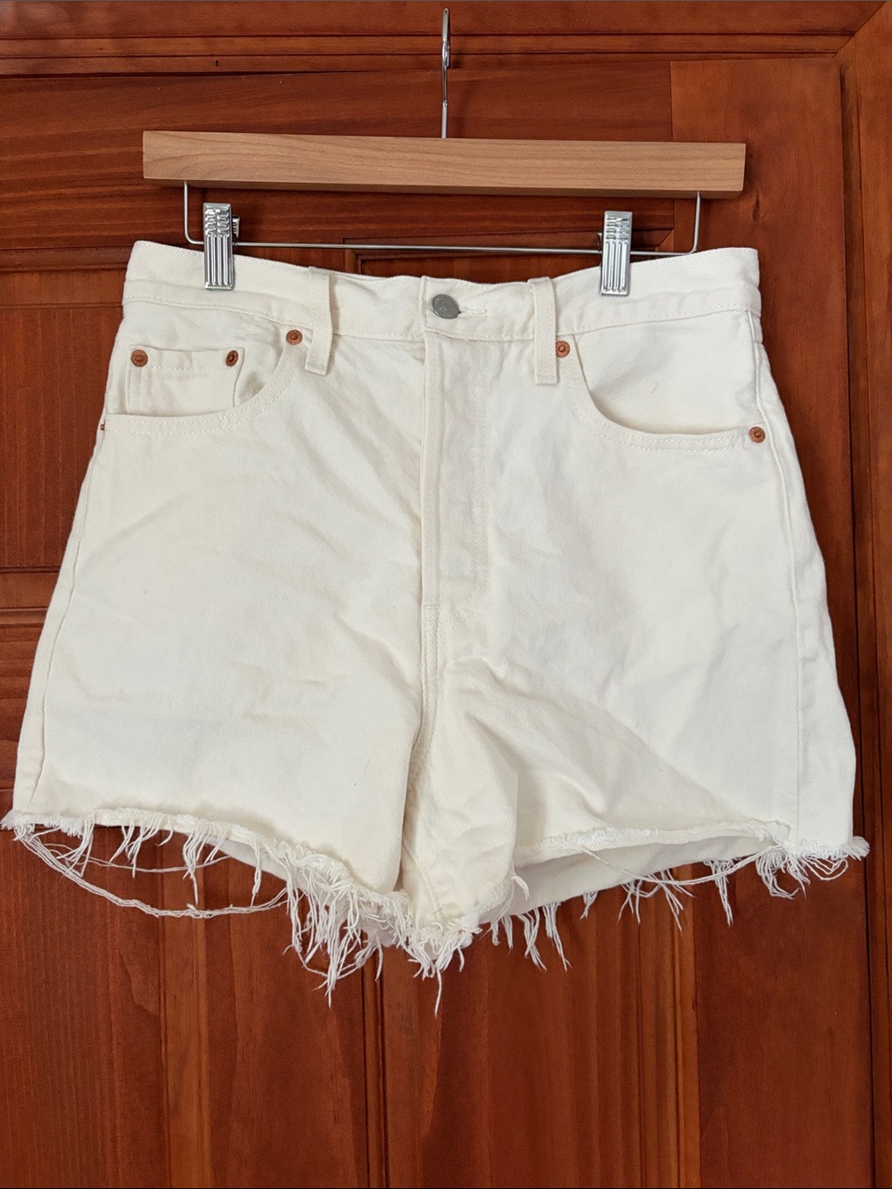Levi’s Ribcage shorts
